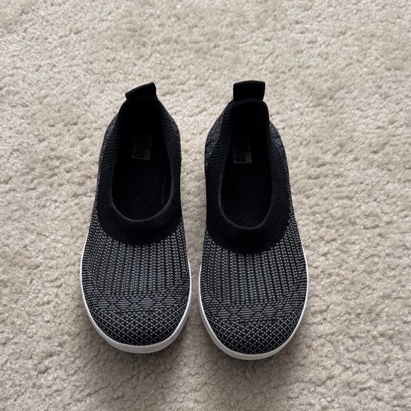 Shoes - Fitflop Slip-On Knit Sneakers in Black - Size 5
